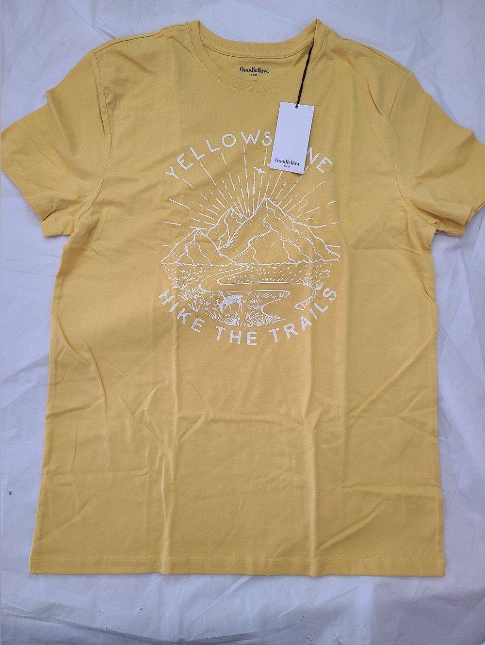 Men s Shorts Sleeve Yellowstone Mountain Graphic T-Shirt Yellow Size Medium